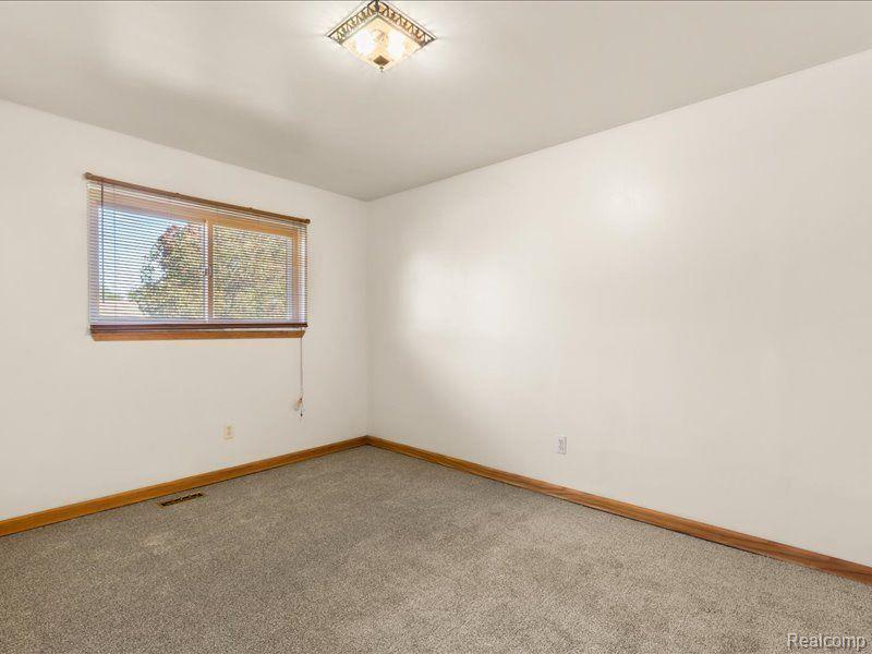 14224 Brandywine Road Sterling Heights, MI 48312 - Photo 28 of 33