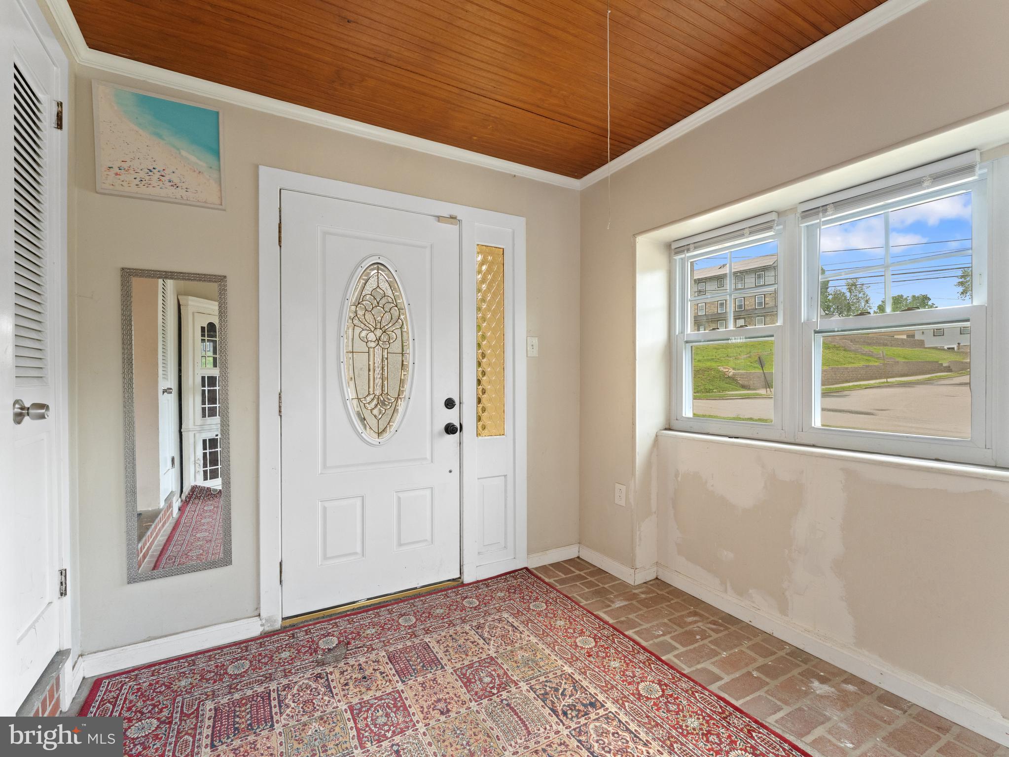 4928 State Road Drexel Hill, PA 19026 - Photo 10 of 50 Front foyer