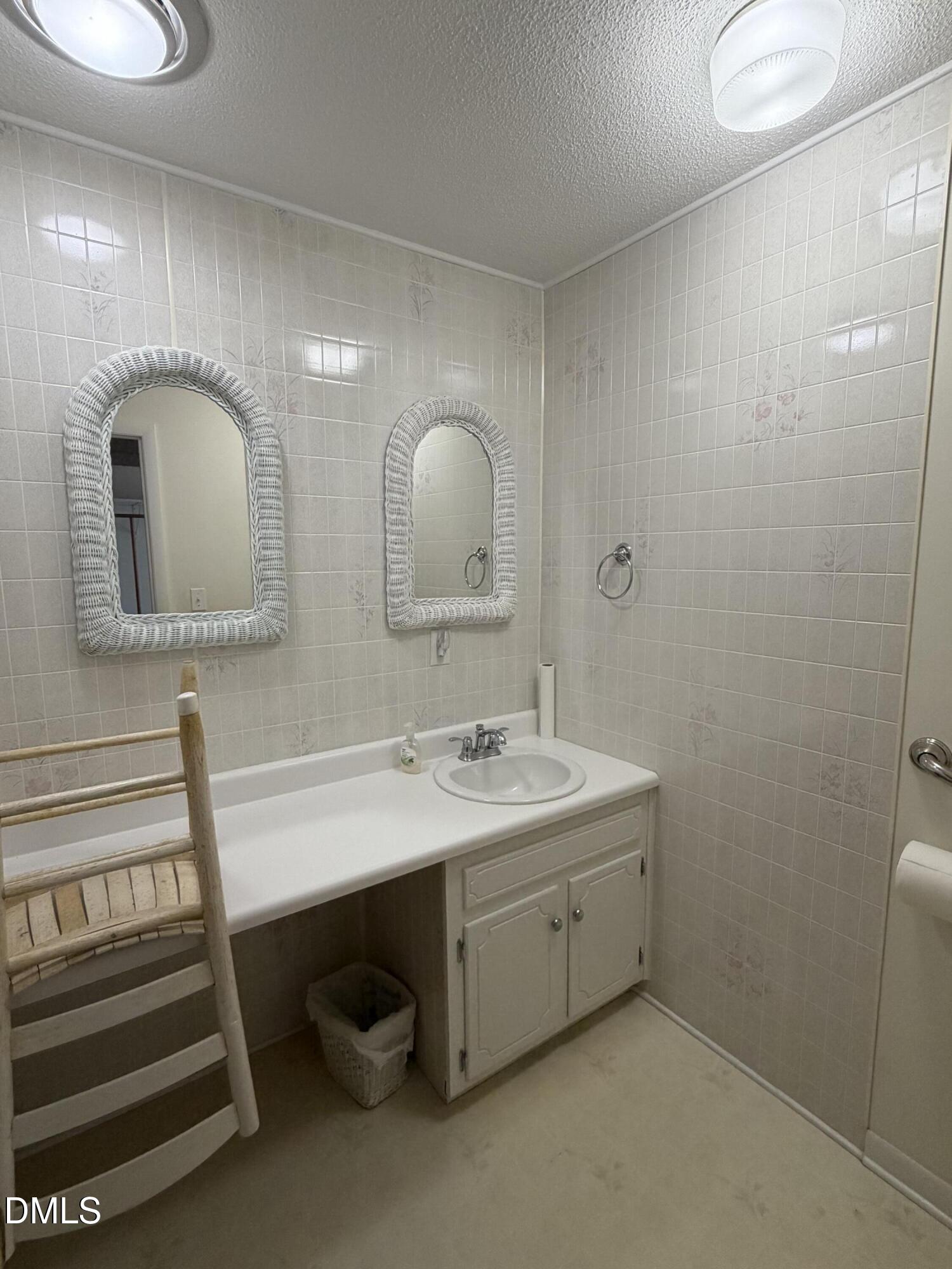 406 Woodruff Road Selma, NC 27576 - Photo 11 of 17 IMG_7418