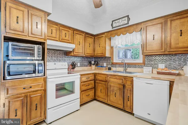 $269,900 | 5647 North Seminole Trail, Brightwood, VA 22715