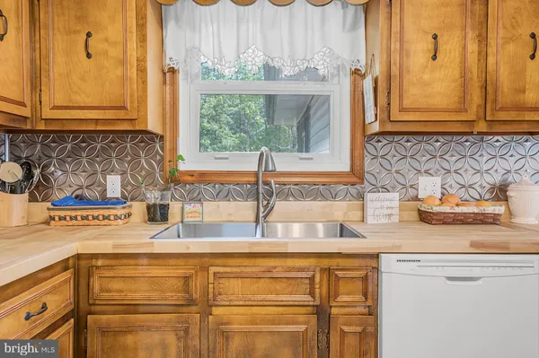 $269,900 | 5647 North Seminole Trail, Brightwood, VA 22715