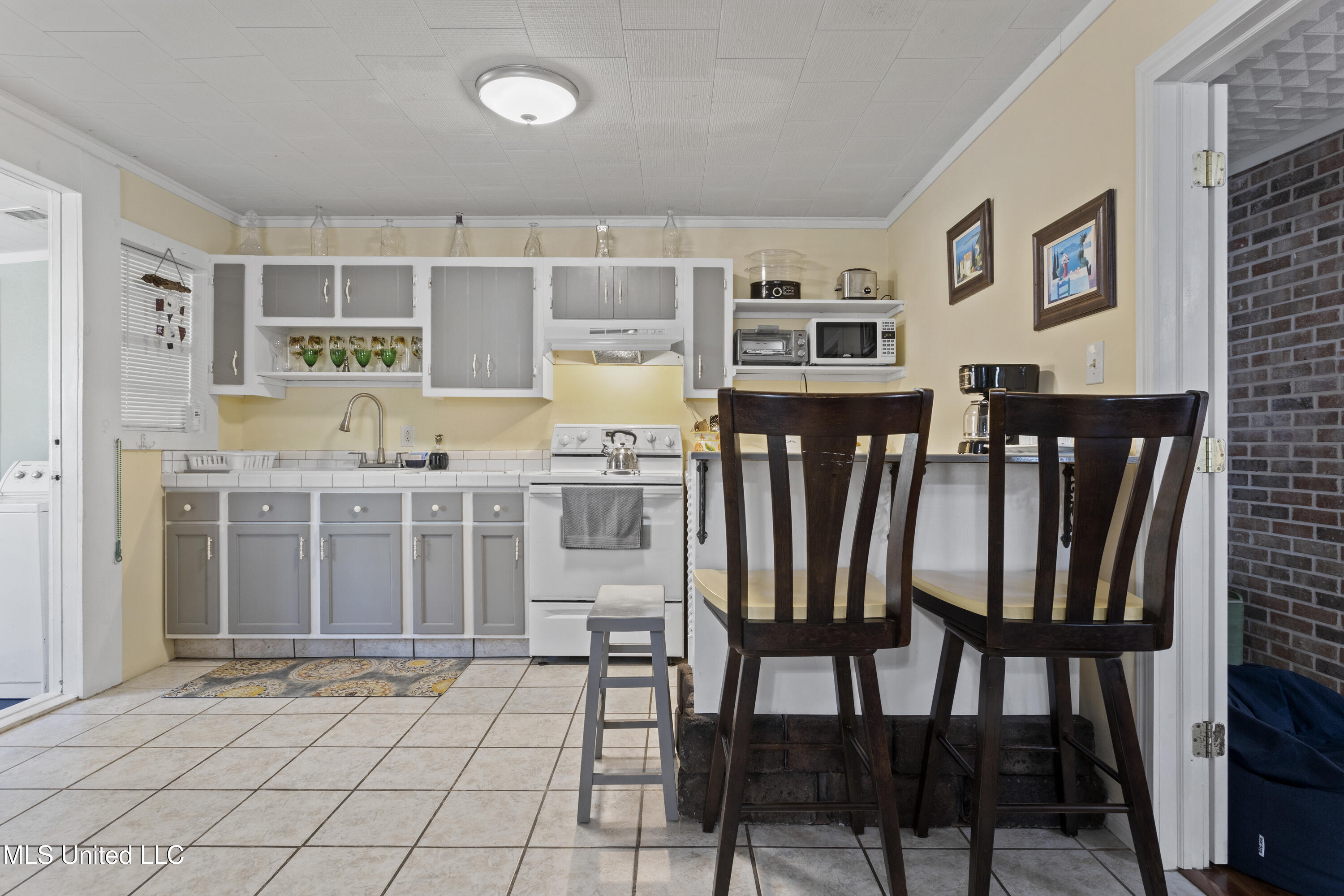 240 Sycamore Street Bay St. Louis, MS 39520 - Photo 1 of 40 008