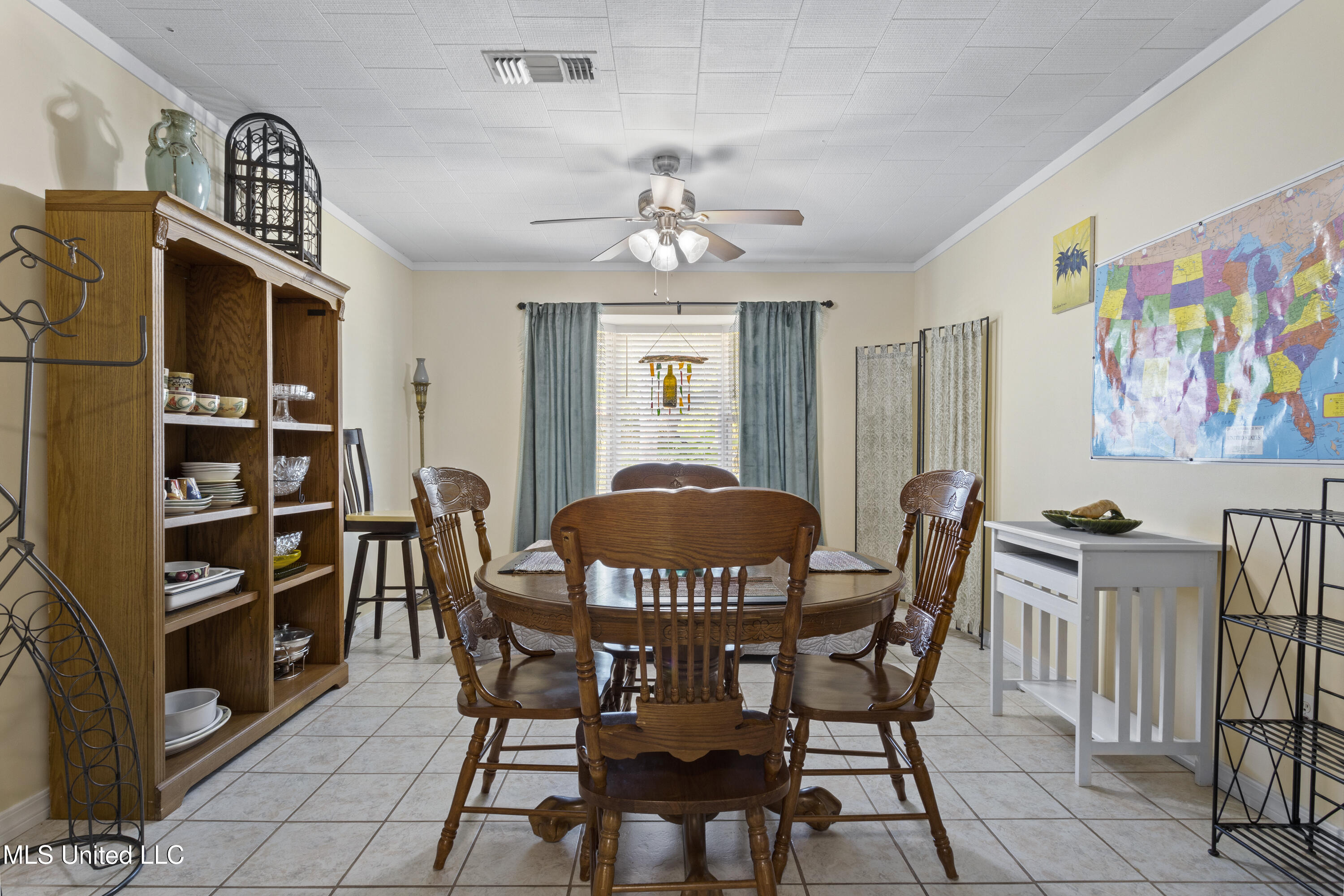 240 Sycamore Street Bay St. Louis, MS 39520 - Photo 11 of 40 011