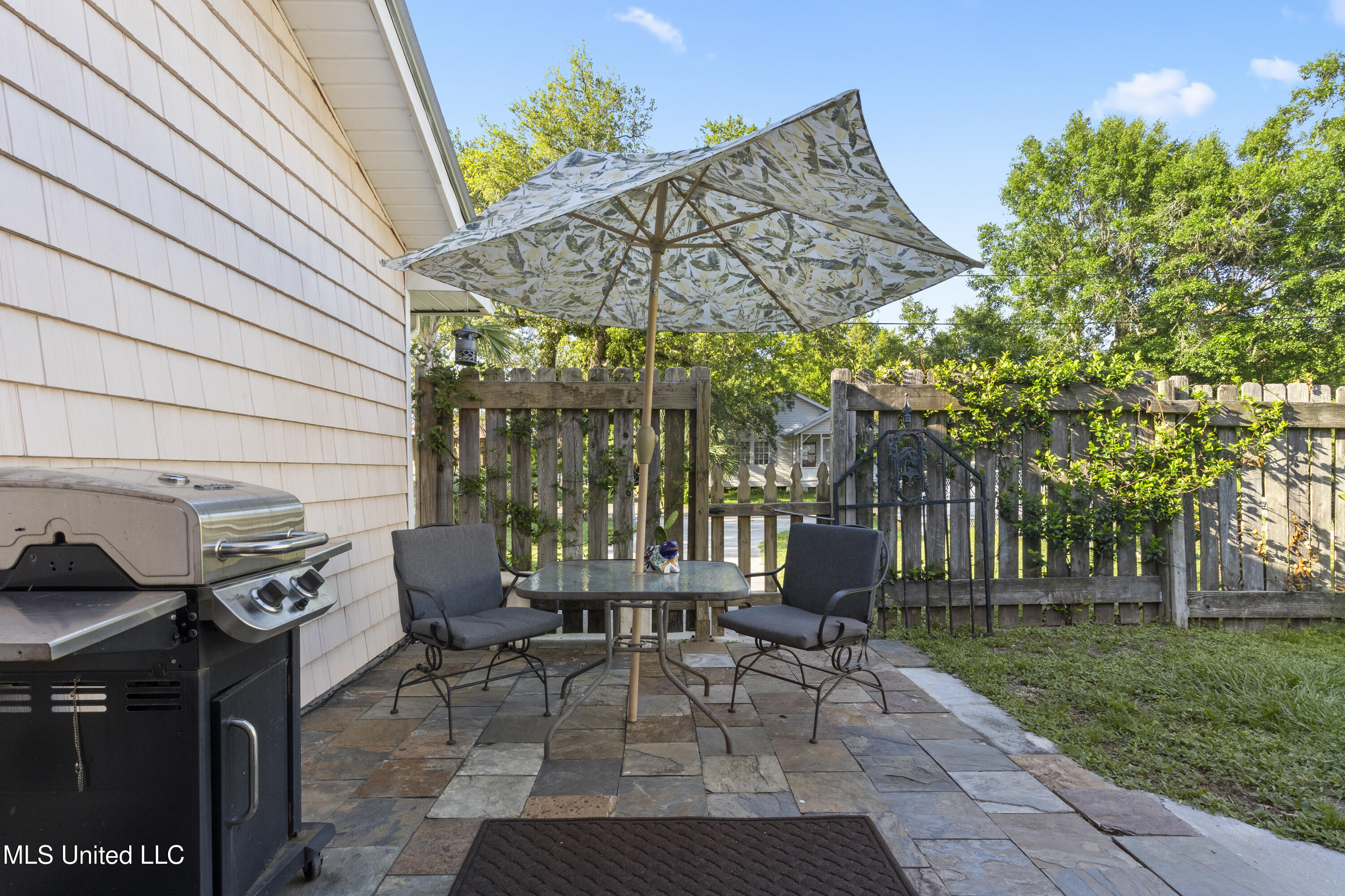 240 Sycamore Street Bay St. Louis, MS 39520 - Photo 18 of 40 018