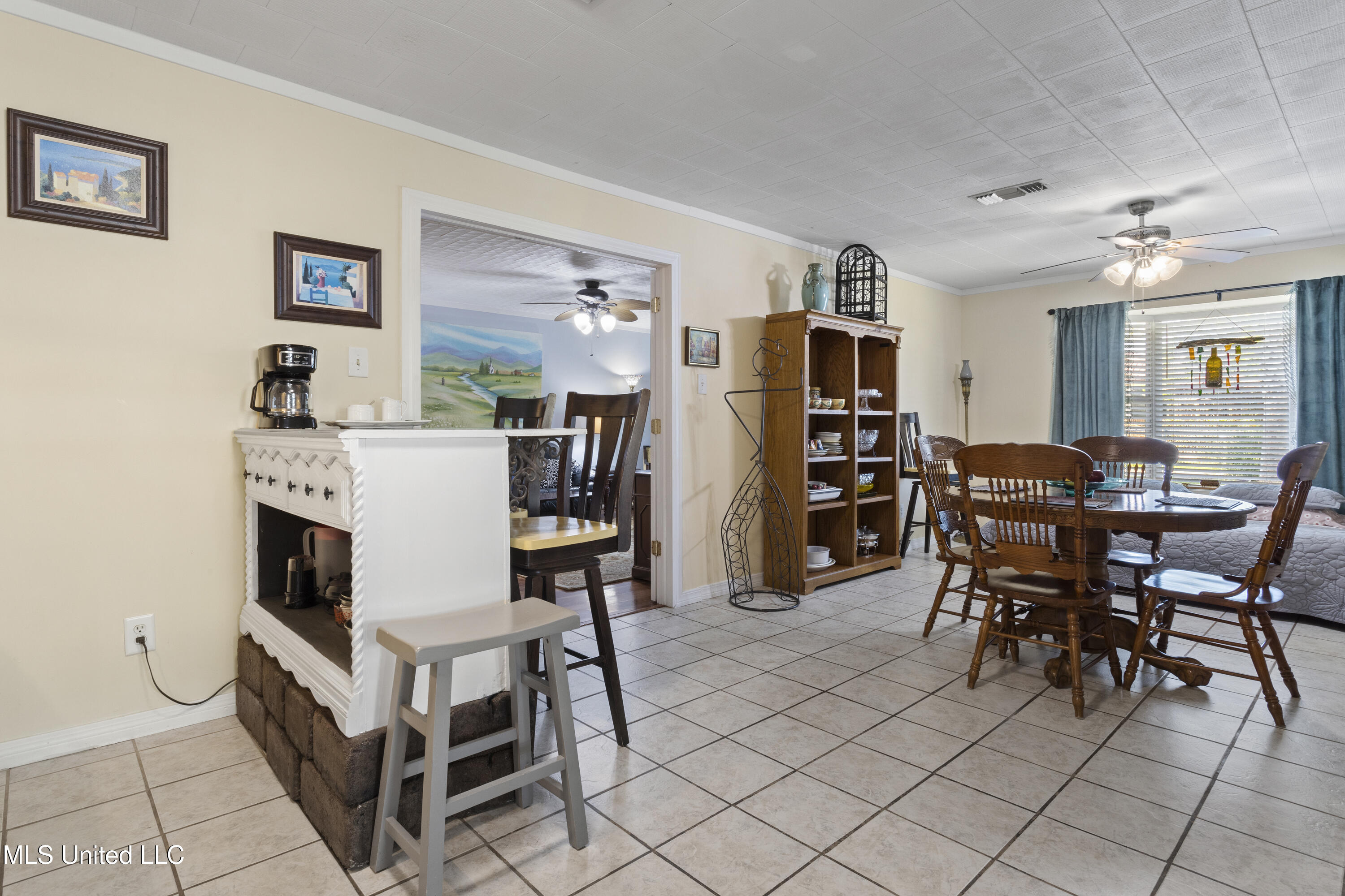 240 Sycamore Street Bay St. Louis, MS 39520 - Photo 10 of 40 010