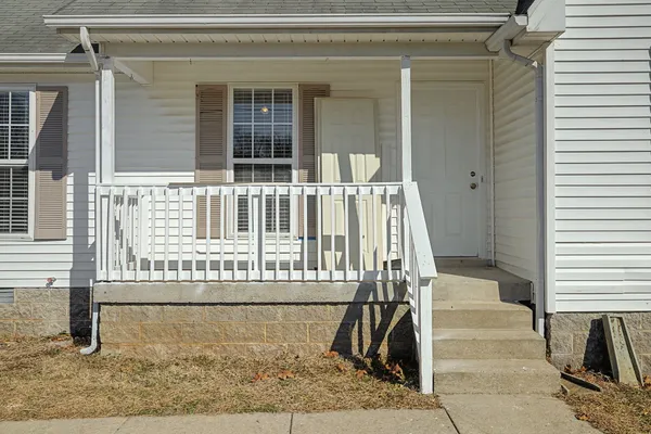 a view of entryway front of house