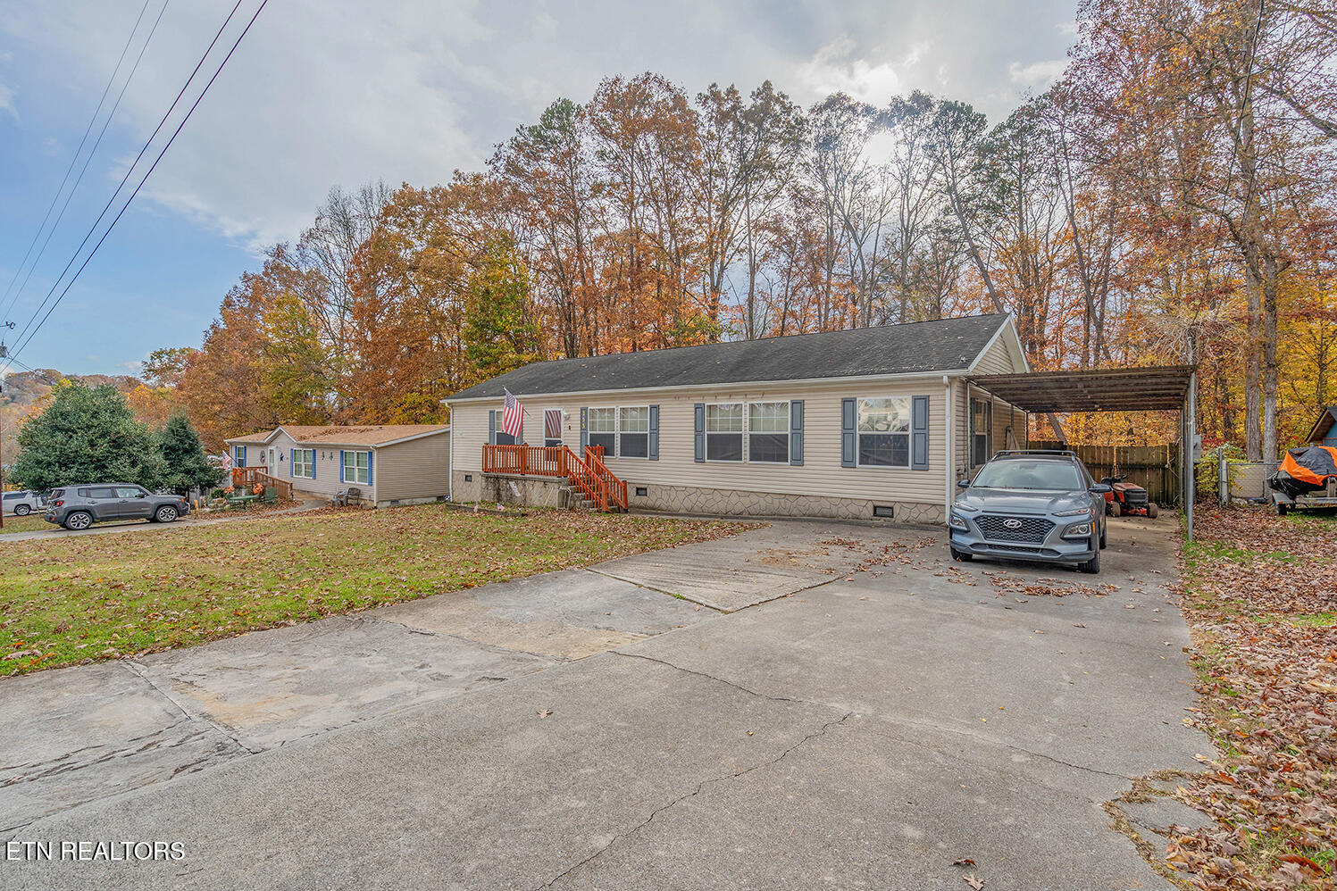 153 Torikait Lane Powell, TN 37849 - Photo 2 of 20 A7308540-HDR