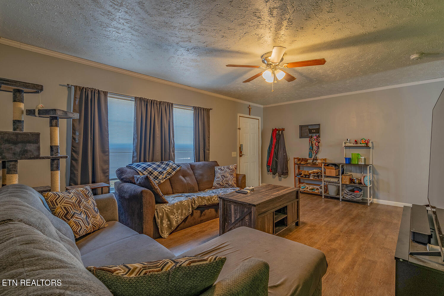 153 Torikait Lane Powell, TN 37849 - Photo 4 of 20 A7308441-HDR