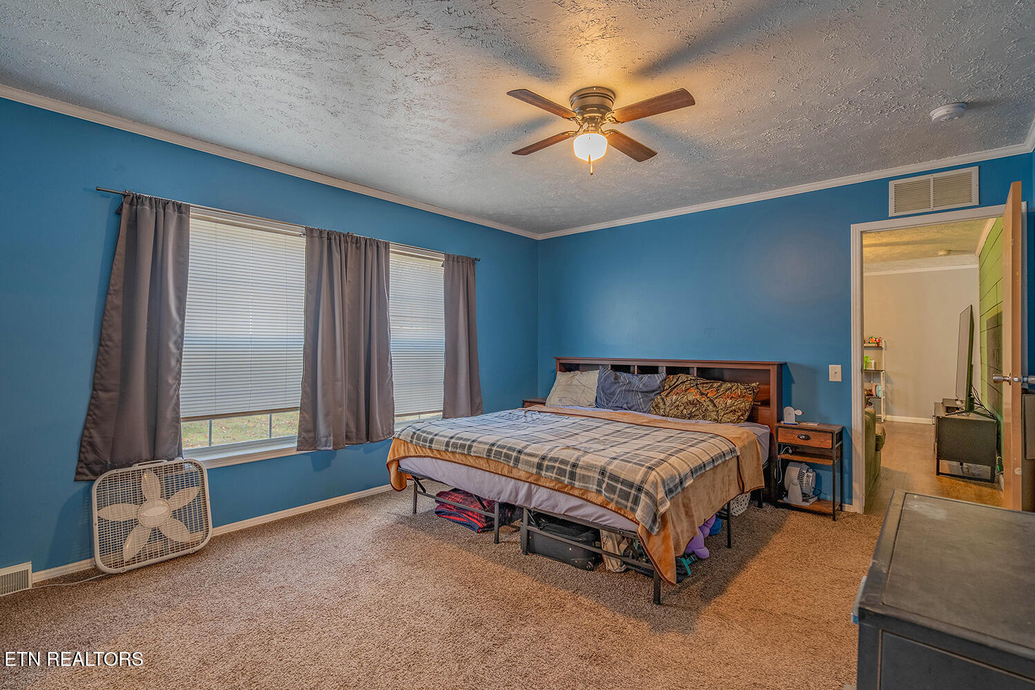 153 Torikait Lane Powell, TN 37849 - Photo 6 of 20 A7308447-HDR