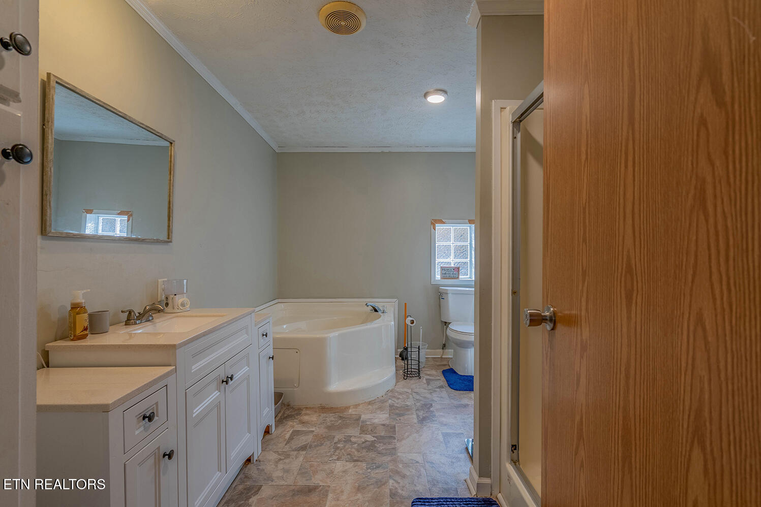 153 Torikait Lane Powell, TN 37849 - Photo 9 of 20 A7308462-HDR