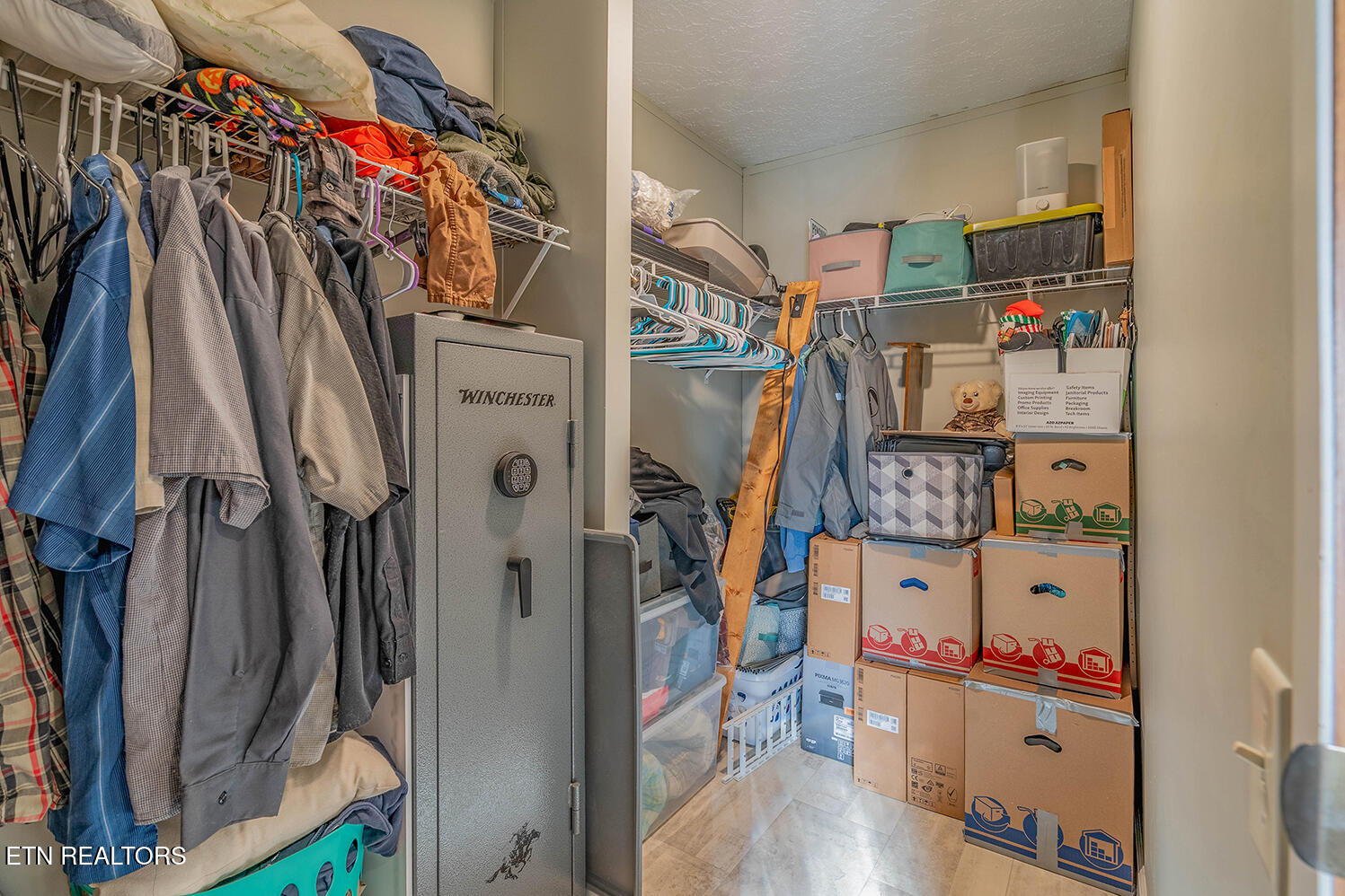 153 Torikait Lane Powell, TN 37849 - Photo 10 of 20 A7308471-HDR