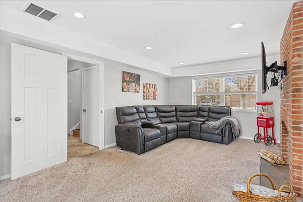$450,000 | 466 Valley Forge Avenue, South Elgin, IL 60177