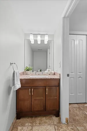 $450,000 | 466 Valley Forge Avenue, South Elgin, IL 60177