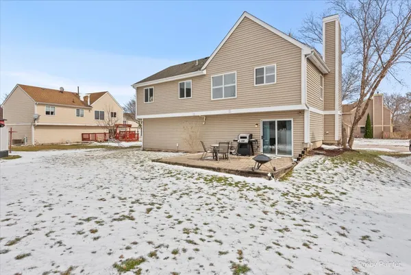 $450,000 | 466 Valley Forge Avenue, South Elgin, IL 60177