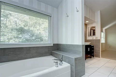 $380,000 | 1614 Westhurst Lane, Houston, TX 77077