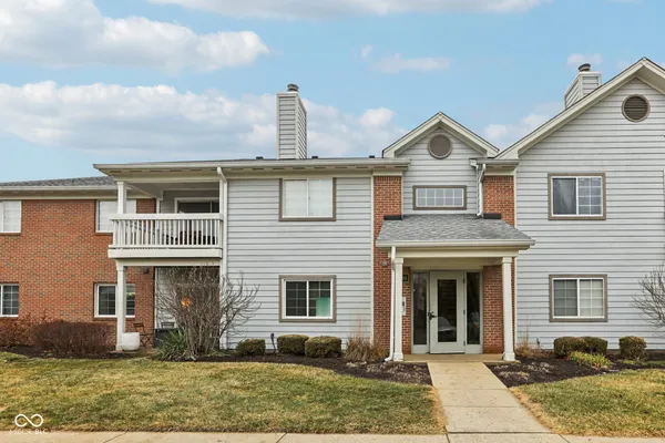 $180,000 | 8120 Glenwillow Lane, Unit 101, Indianapolis, IN 46278