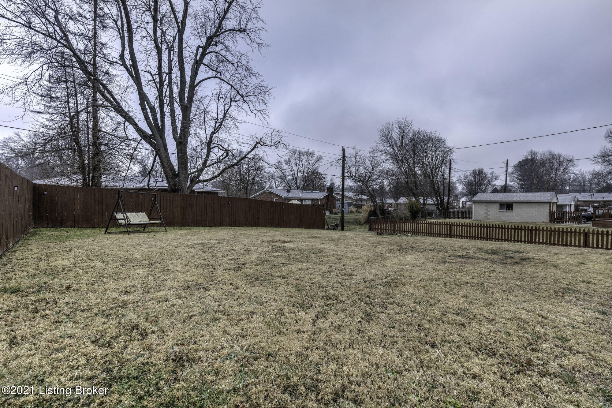 2107 Janlyn Road Jeffersontown, KY 40299 - Photo 53 of 53 Great backyard