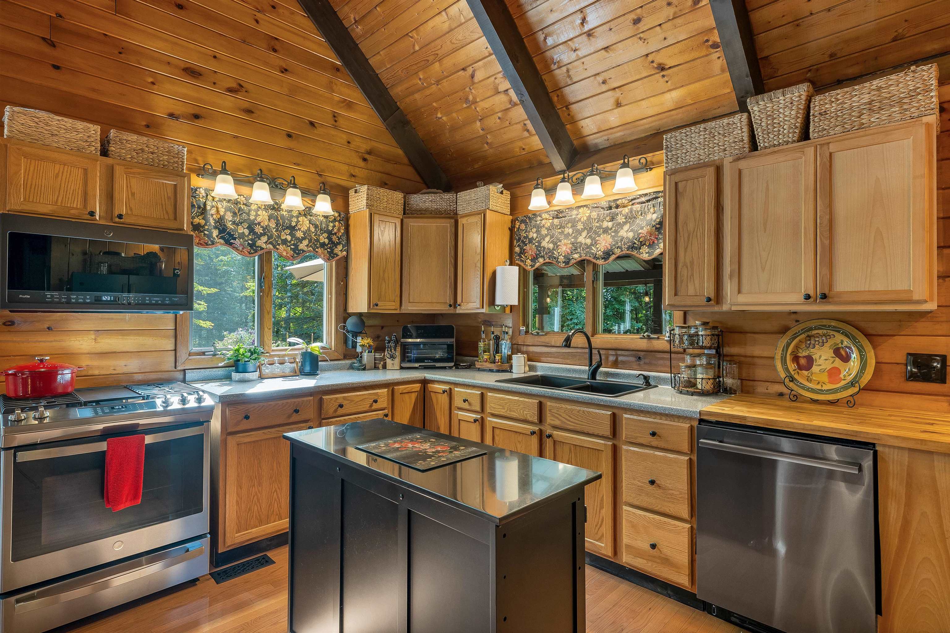 314 Bear Road Haverhill, NH 03785 - Photo 6 of 43 Gallery Image 6