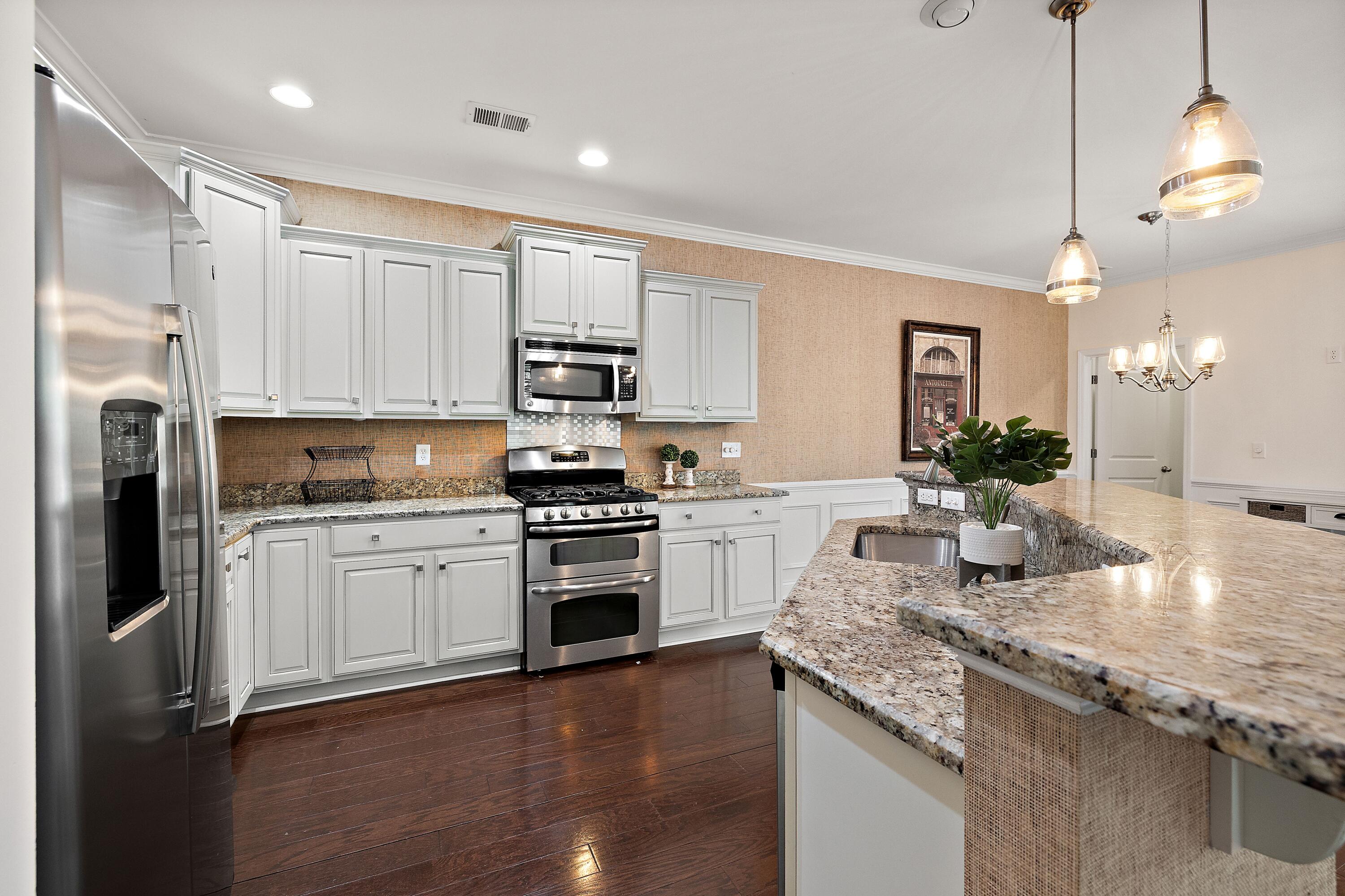 2040 Promenade Court Mount Pleasant, SC 29466 - Photo 17 of 56 BN0A2684
