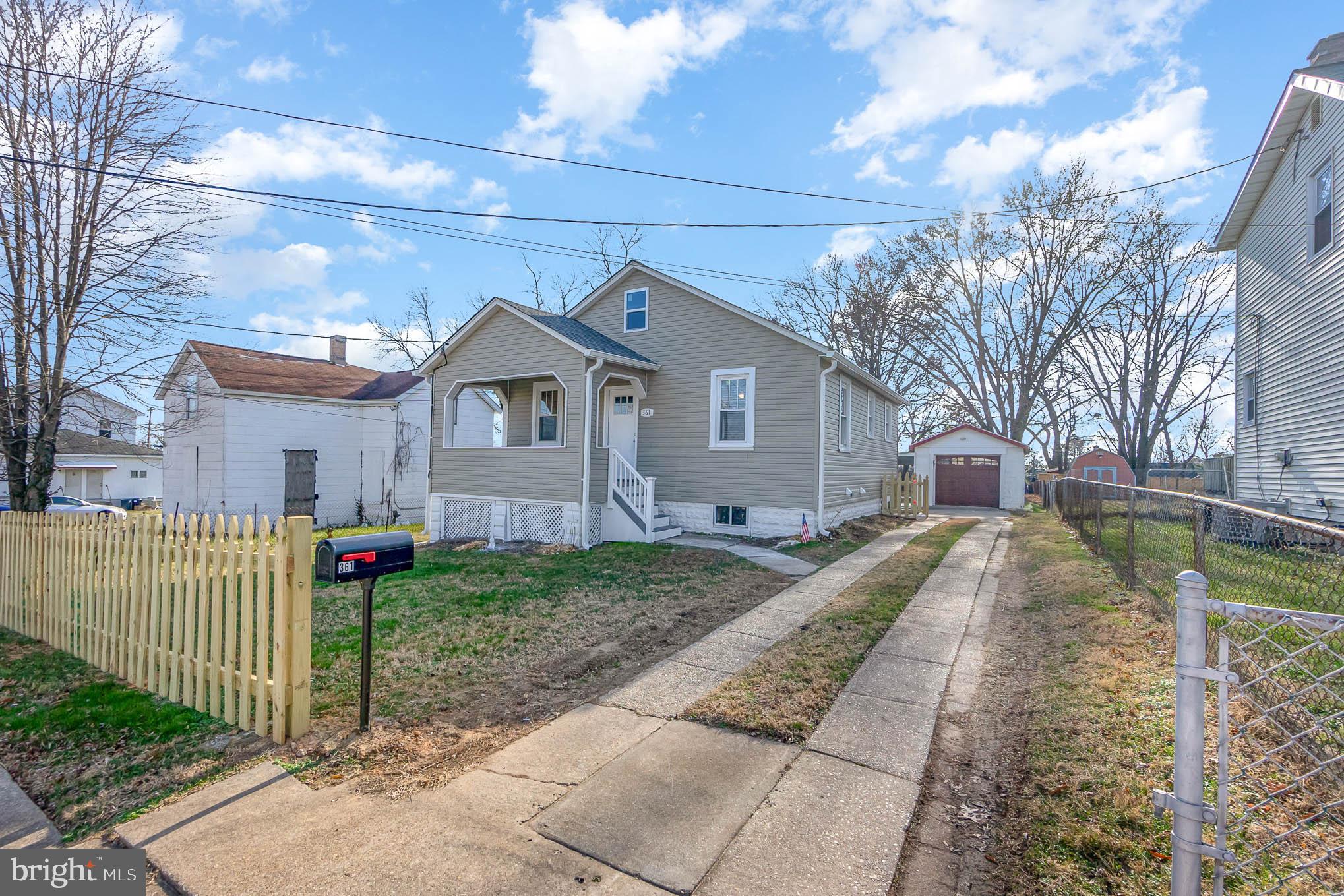 361 Savannah Road Baltimore, MD 21221 - Photo 2 of 48