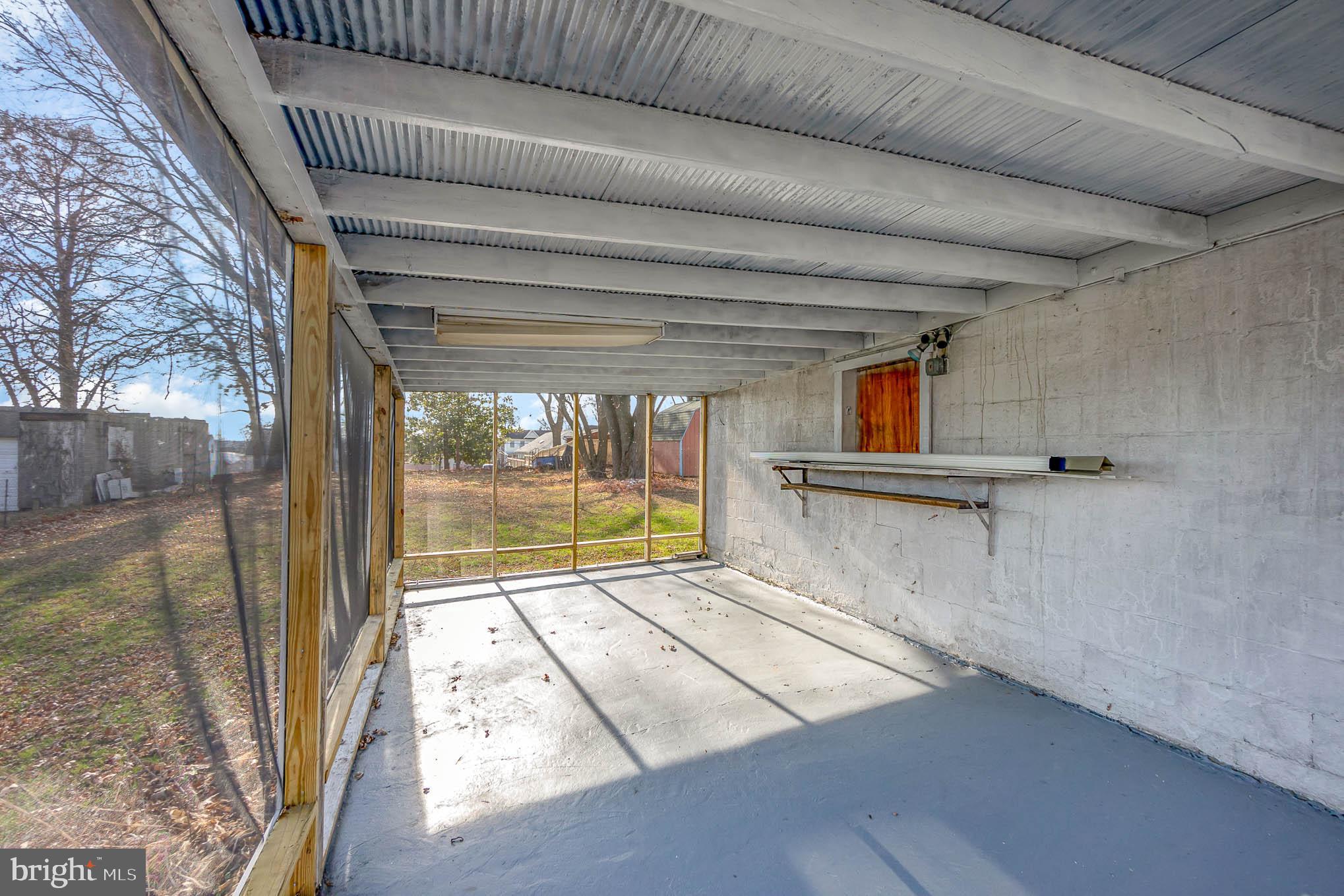 361 Savannah Road Baltimore, MD 21221 - Photo 4 of 48