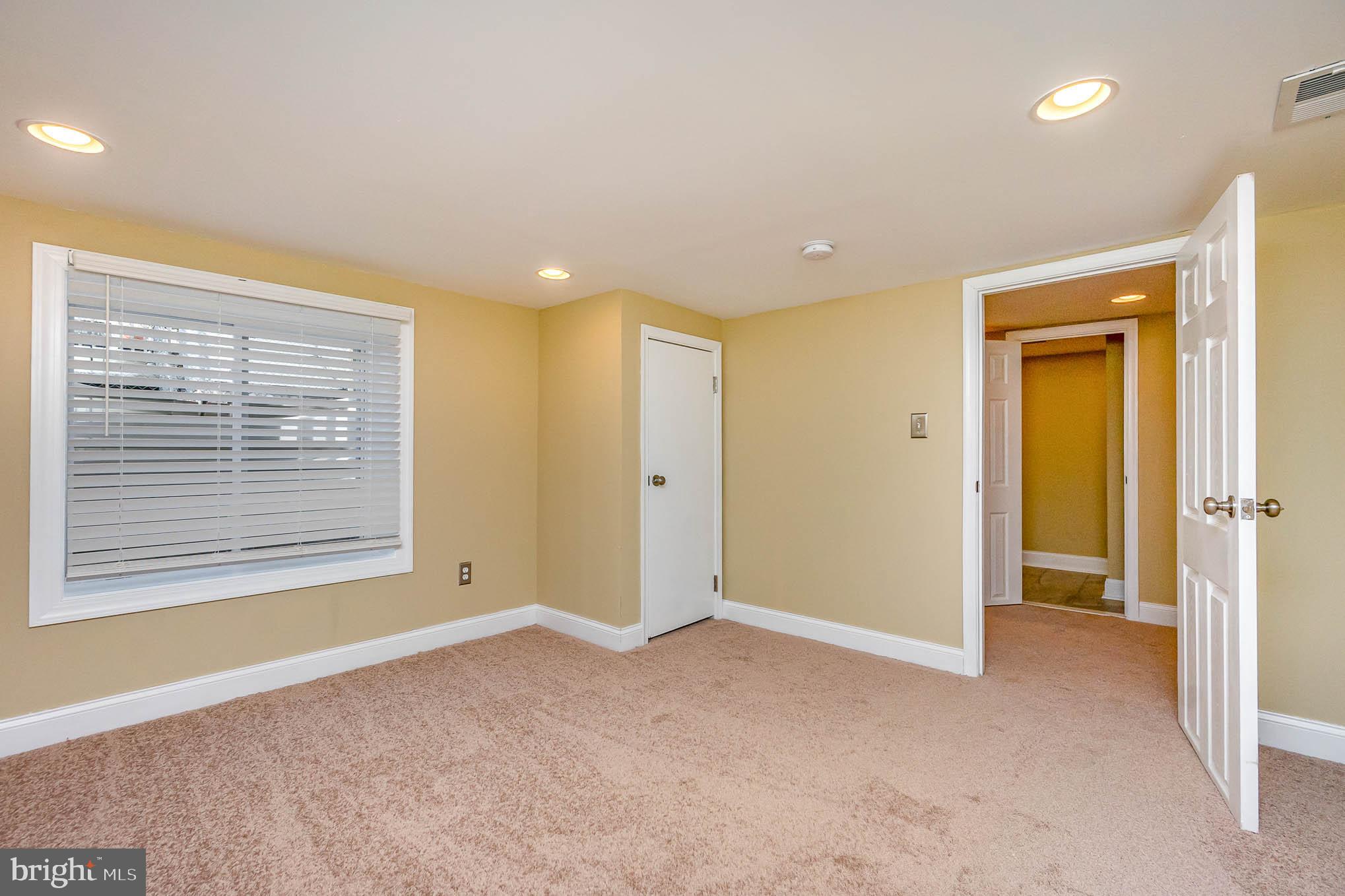 361 Savannah Road Baltimore, MD 21221 - Photo 39 of 48