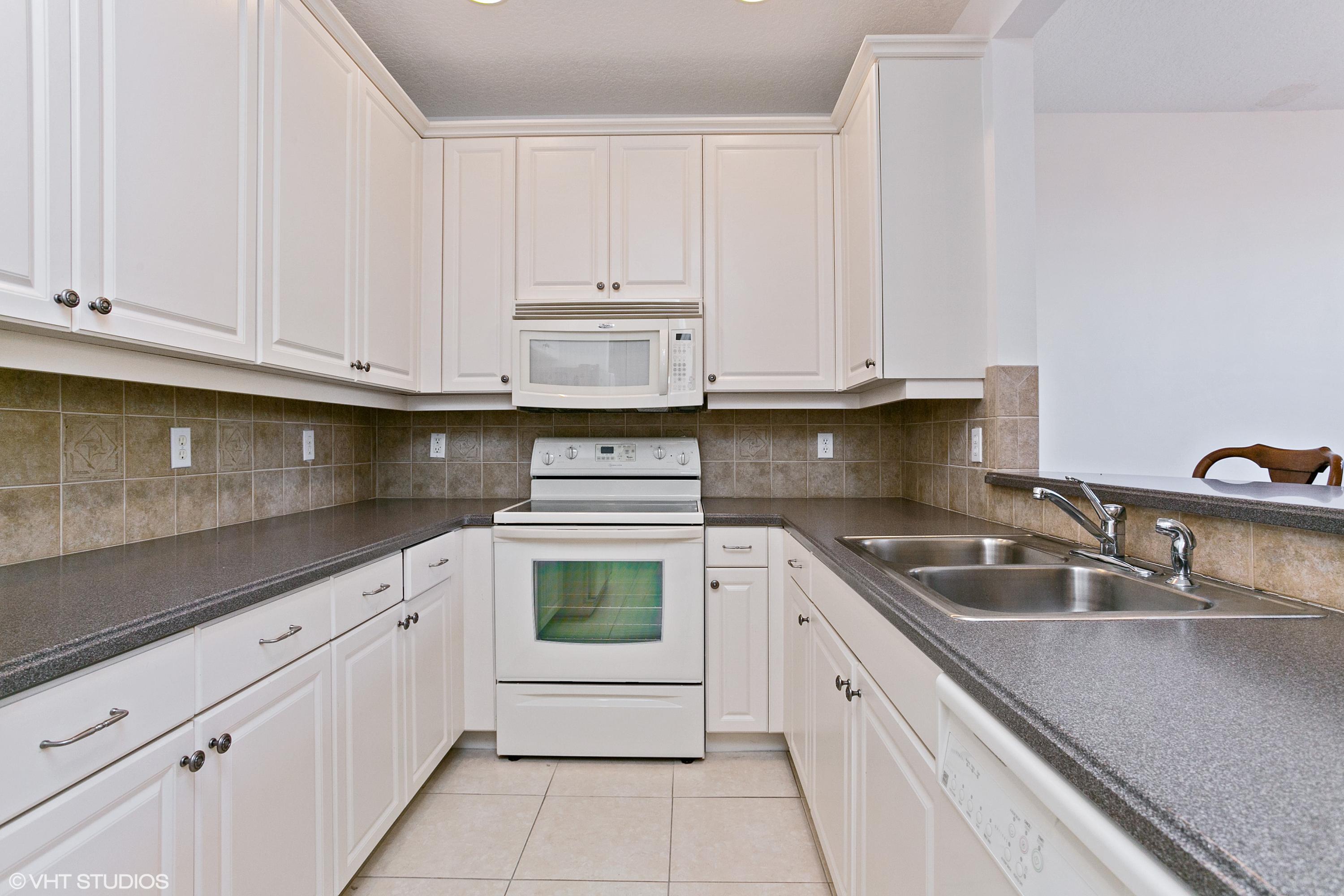 4191 Main Street Jupiter, FL 33458 - Photo 3 of 9 04_4191mainst_5_Kitchen_HiRes