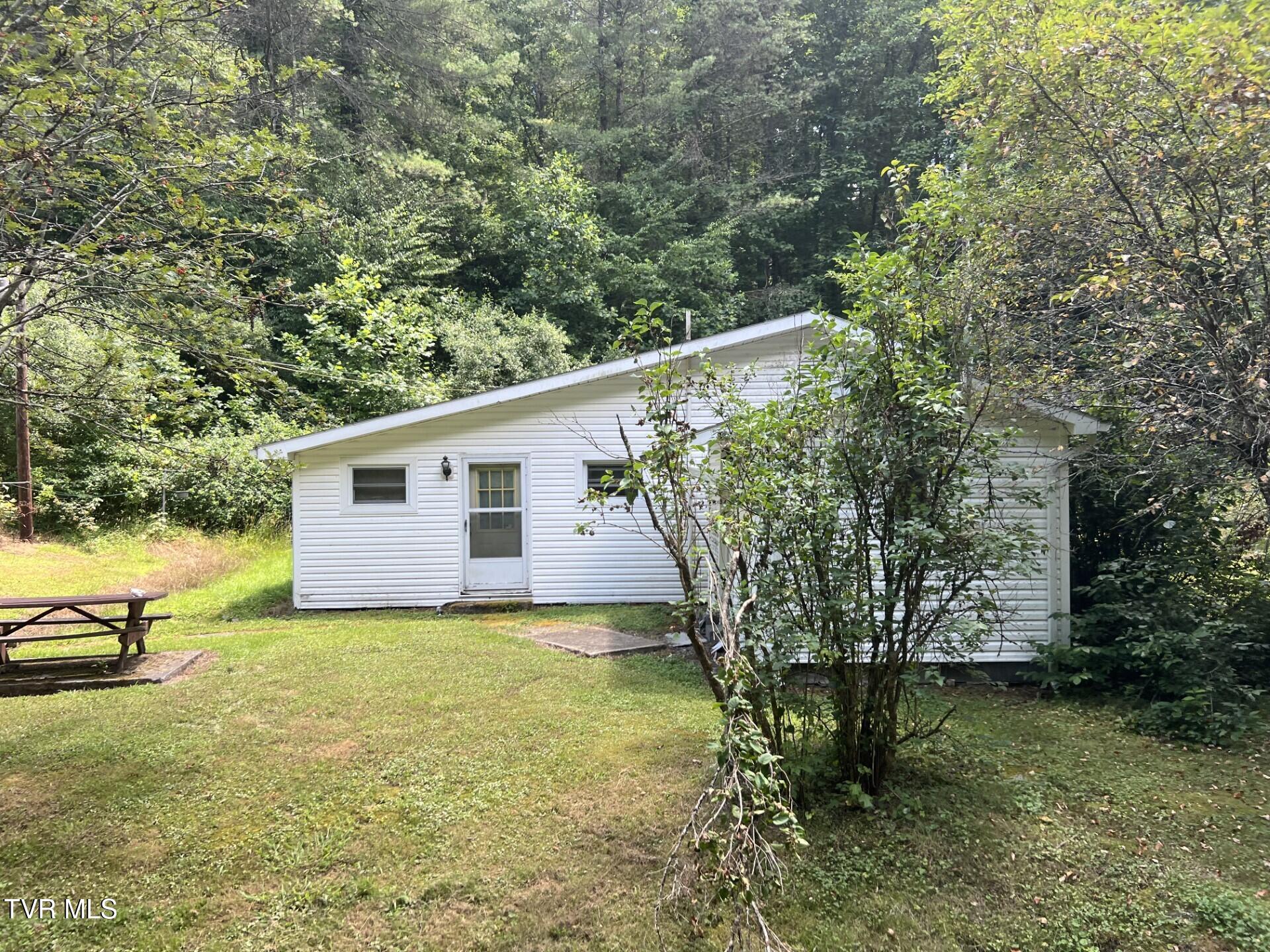 13423 Grayson Road Coeburn, VA 24230 - Photo 2 of 12 side 1c