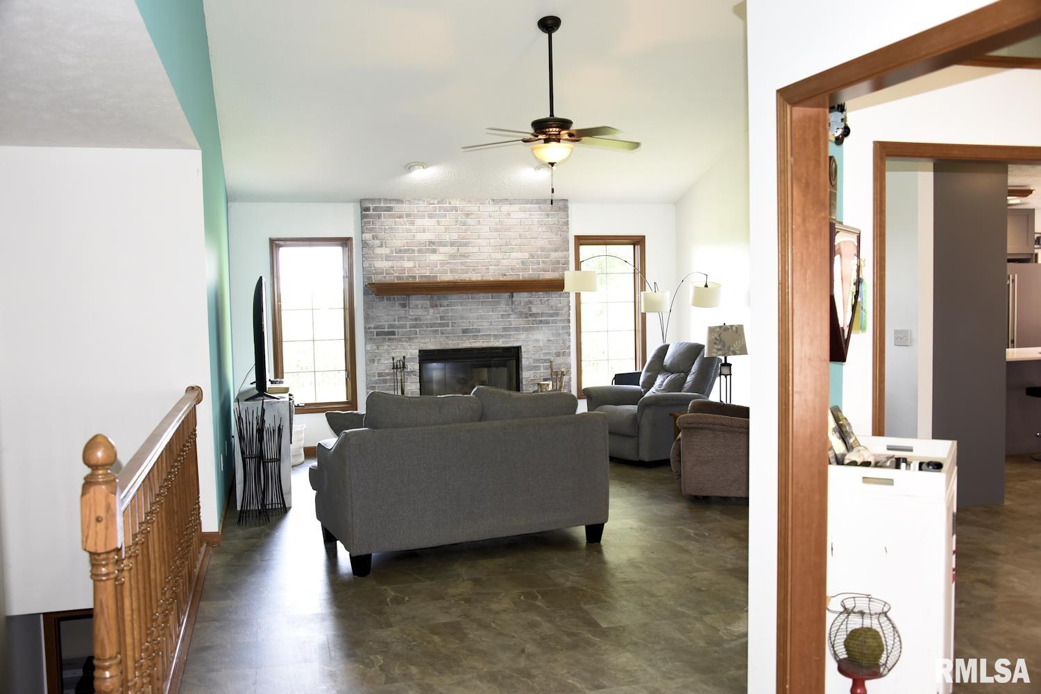 2604 Hastings Road Chatham, IL 62629 - Photo 7 of 26
