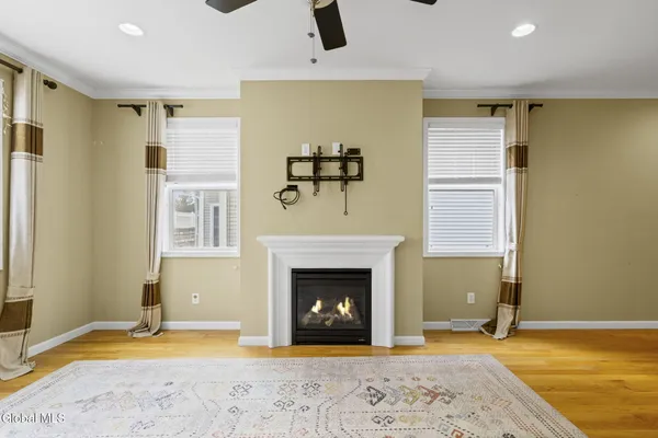 $369,900 | 8 Amalia Lane, Rensselaer, NY 12144