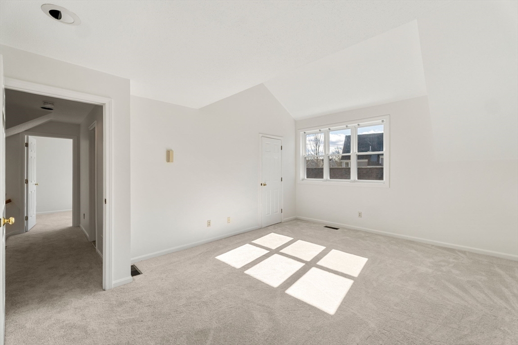11 Maple Ridge Drive, Unit 11 Burlington, MA 01803 - Photo 12 of 28 Gallery Image 12