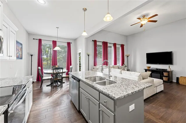 $525,000 | 5221 Meadow View Drive, Shawnee, KS 66226