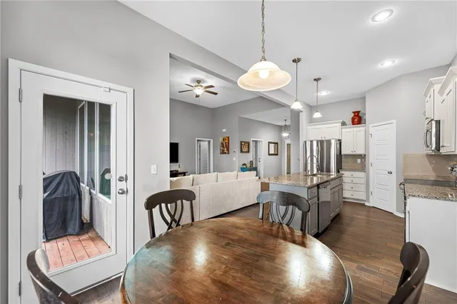 $525,000 | 5221 Meadow View Drive, Shawnee, KS 66226