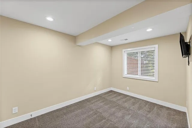 $525,000 | 5221 Meadow View Drive, Shawnee, KS 66226