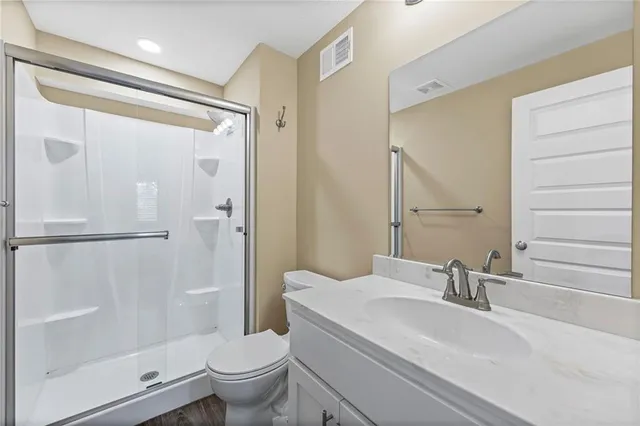 $525,000 | 5221 Meadow View Drive, Shawnee, KS 66226