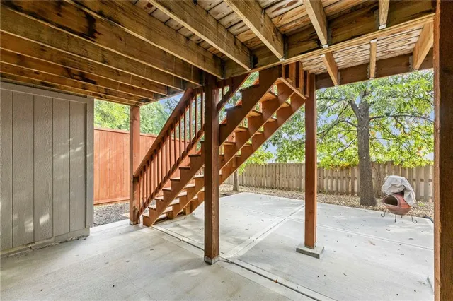 $525,000 | 5221 Meadow View Drive, Shawnee, KS 66226