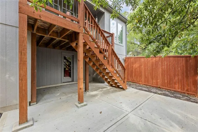 $525,000 | 5221 Meadow View Drive, Shawnee, KS 66226