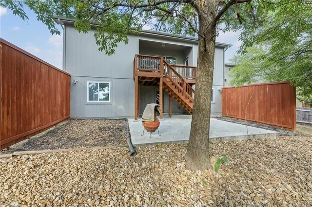 $525,000 | 5221 Meadow View Drive, Shawnee, KS 66226