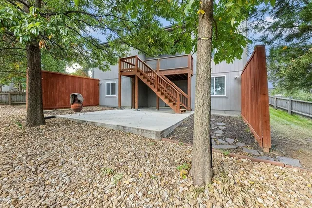 $525,000 | 5221 Meadow View Drive, Shawnee, KS 66226