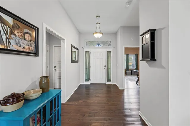 $525,000 | 5221 Meadow View Drive, Shawnee, KS 66226