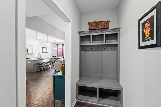 $525,000 | 5221 Meadow View Drive, Shawnee, KS 66226