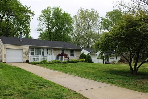 $265,000 | 6800 West 76th Terrace, Overland Park, KS 66204