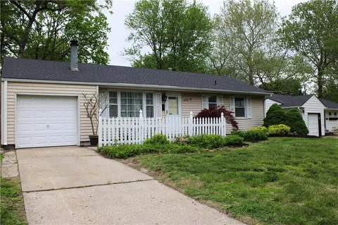 $265,000 | 6800 West 76th Terrace, Overland Park, KS 66204