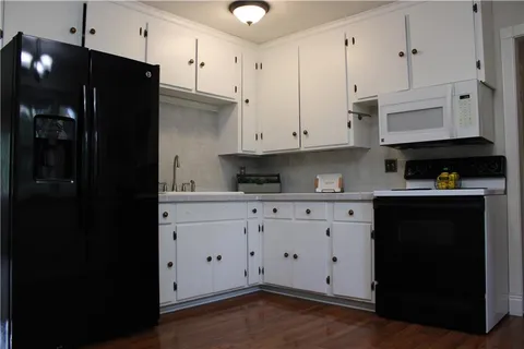 $265,000 | 6800 West 76th Terrace, Overland Park, KS 66204