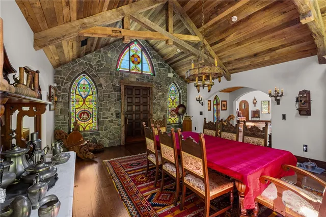 $1,275,000 | 485 Lake Road, Tiverton, RI 02878