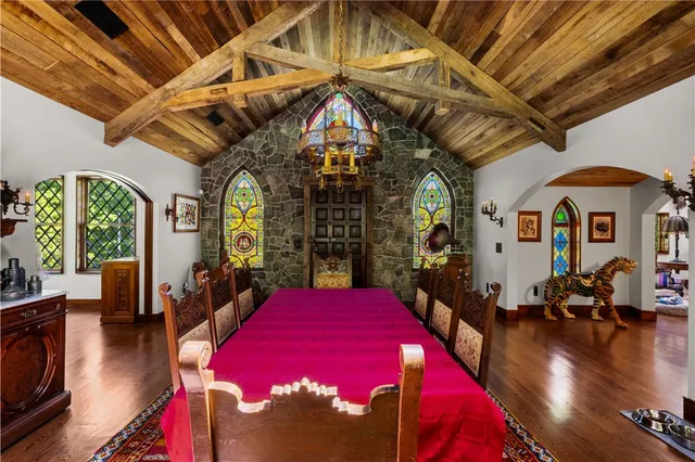 $1,275,000 | 485 Lake Road, Tiverton, RI 02878