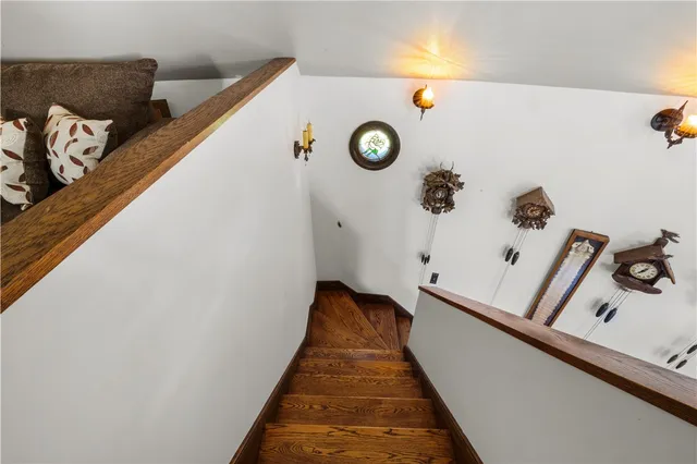 $1,275,000 | 485 Lake Road, Tiverton, RI 02878