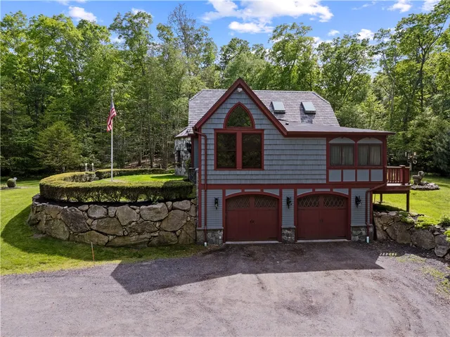 $1,275,000 | 485 Lake Road, Tiverton, RI 02878