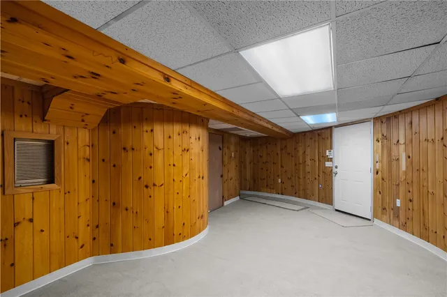 $1,275,000 | 485 Lake Road, Tiverton, RI 02878