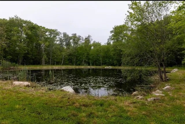 $1,275,000 | 485 Lake Road, Tiverton, RI 02878